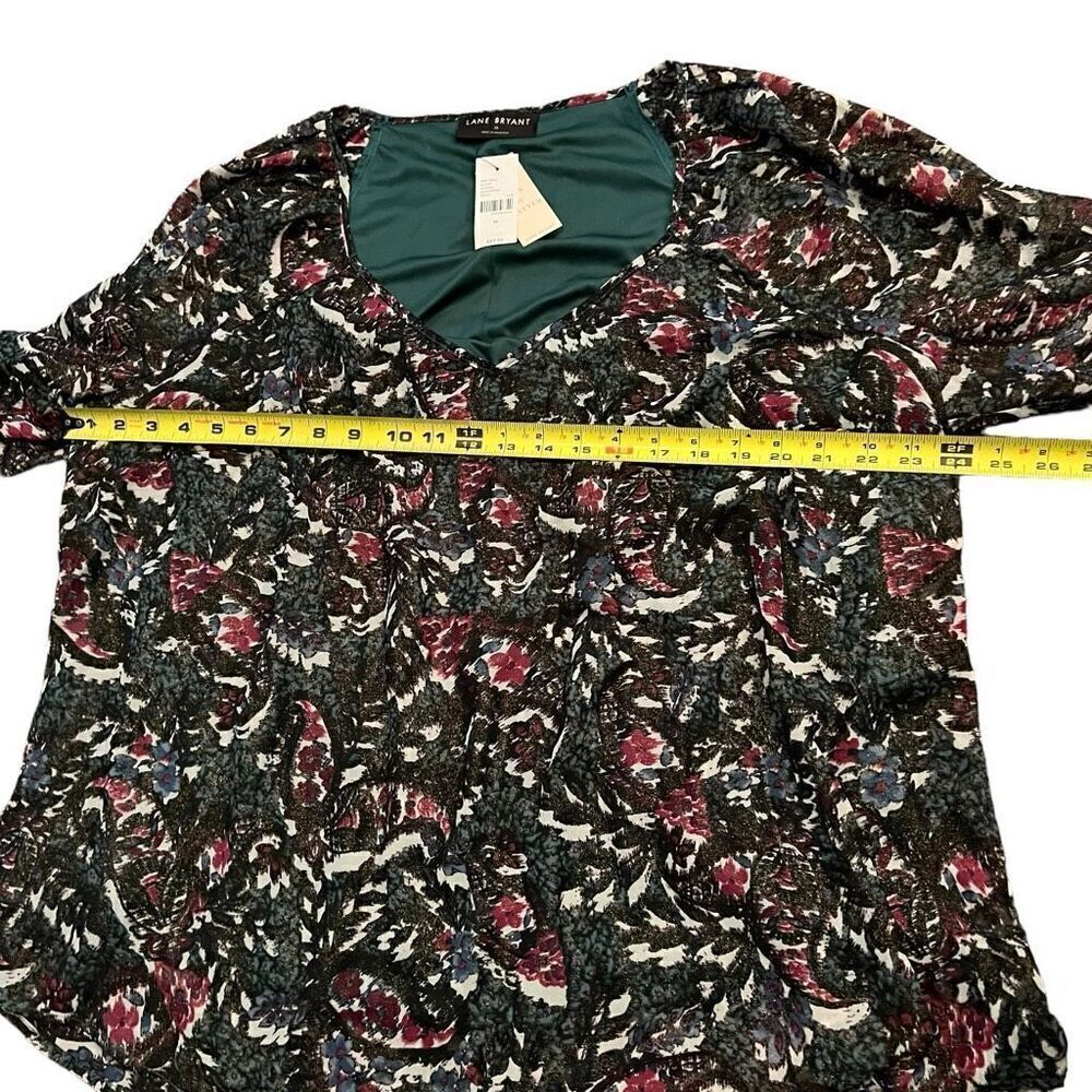 NWT LANE BRYANT Classic V-Neck Green Paisley Shimmer Top Size 18 - Picture 8 of 11